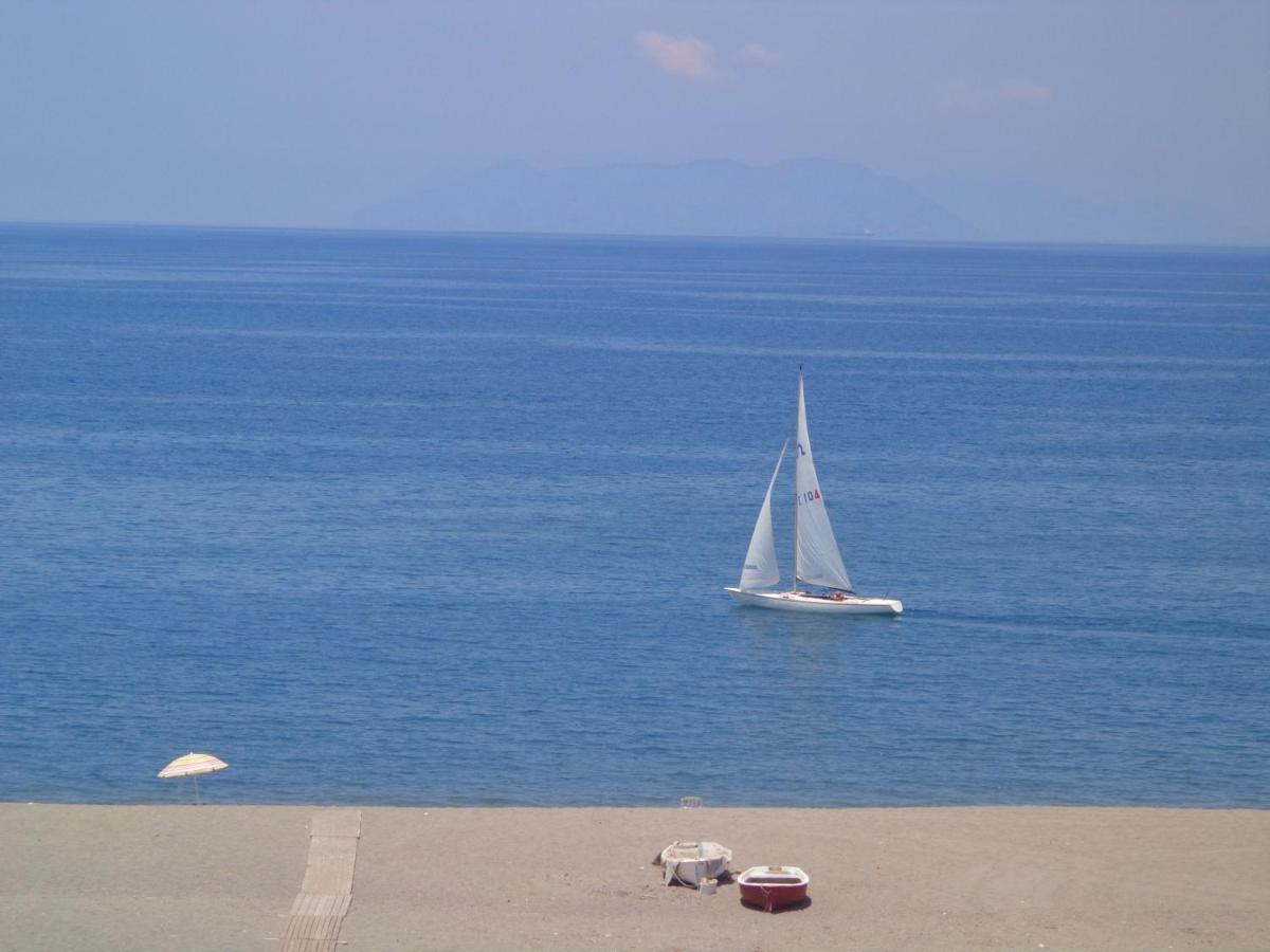 Vacanze Al Mare Patrizia'S Sweet Home Terme Vigliatore Exteriör bild